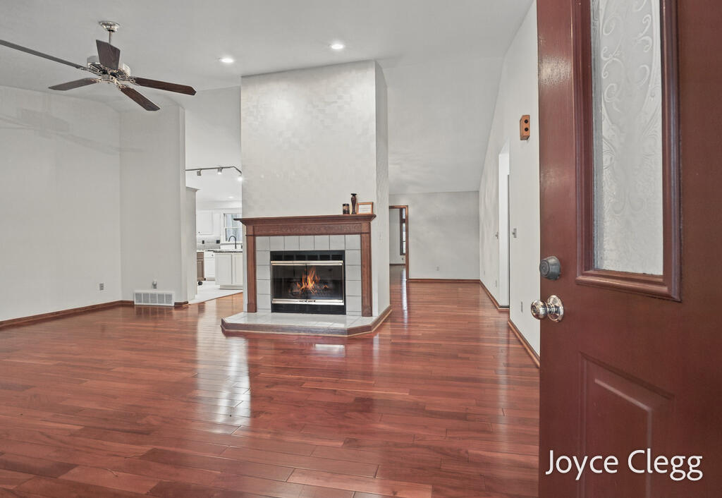 12087 Sandy Woods Drive Grand Haven MI 49417