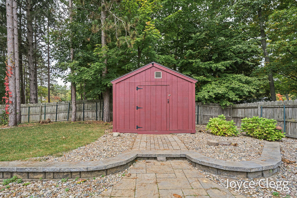 12087 Sandy Woods Drive Grand Haven MI 49417