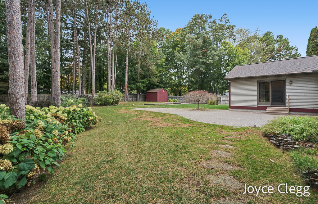 12087 Sandy Woods Drive Grand Haven MI 49417