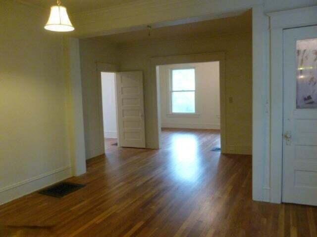 117 NE Leonard Grand Rapids MI 49503