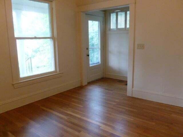 117 NE Leonard Grand Rapids MI 49503