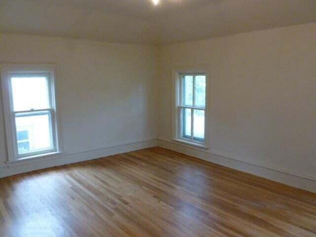 117 NE Leonard Grand Rapids MI 49503