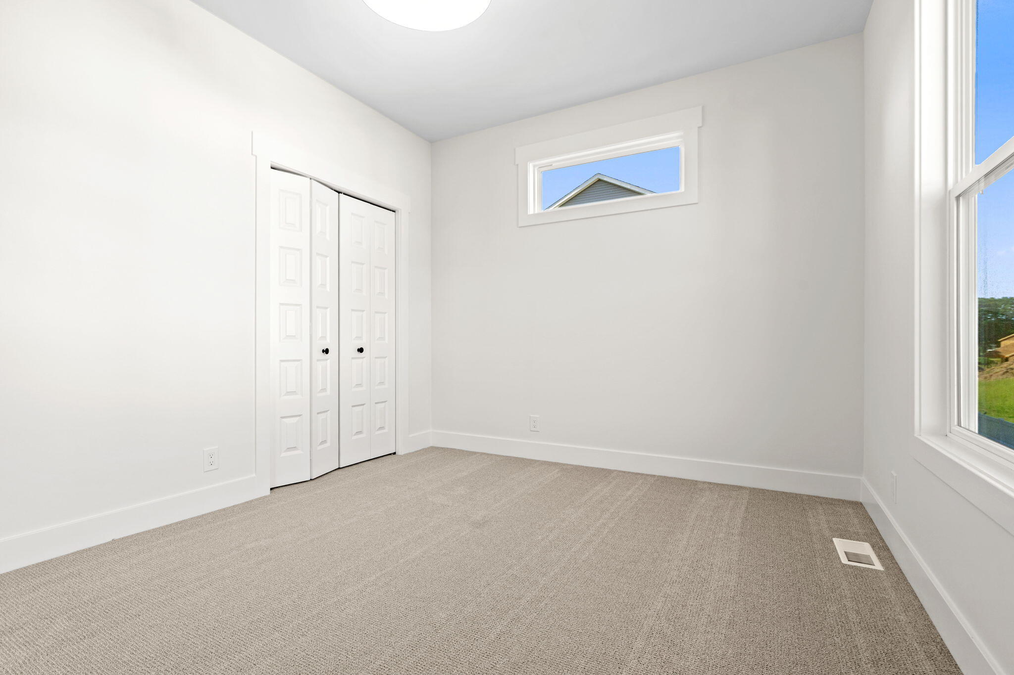 659 Waterford Village Drive NW Grand Rapids MI 49534