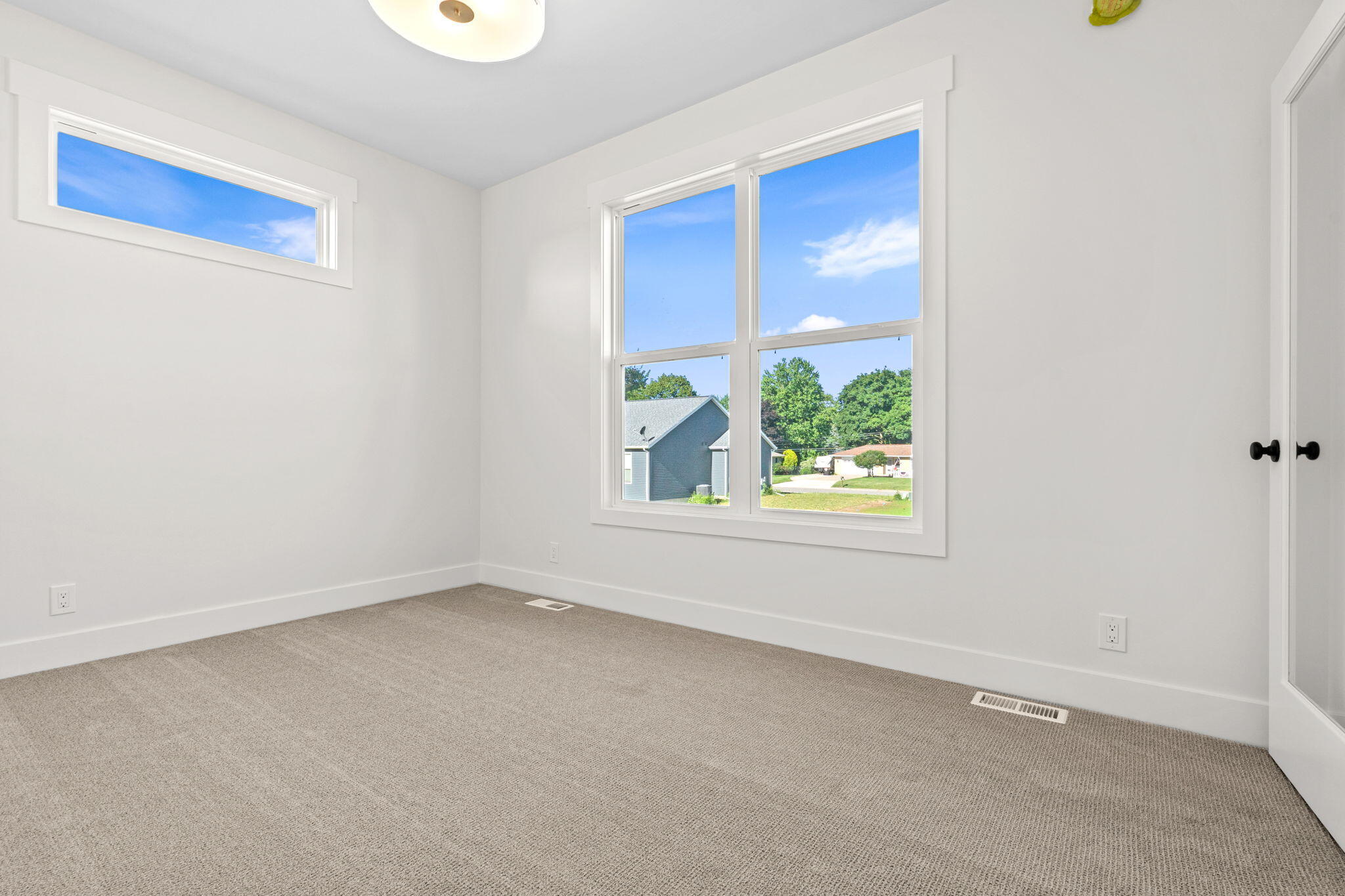 659 Waterford Village Drive NW Grand Rapids MI 49534