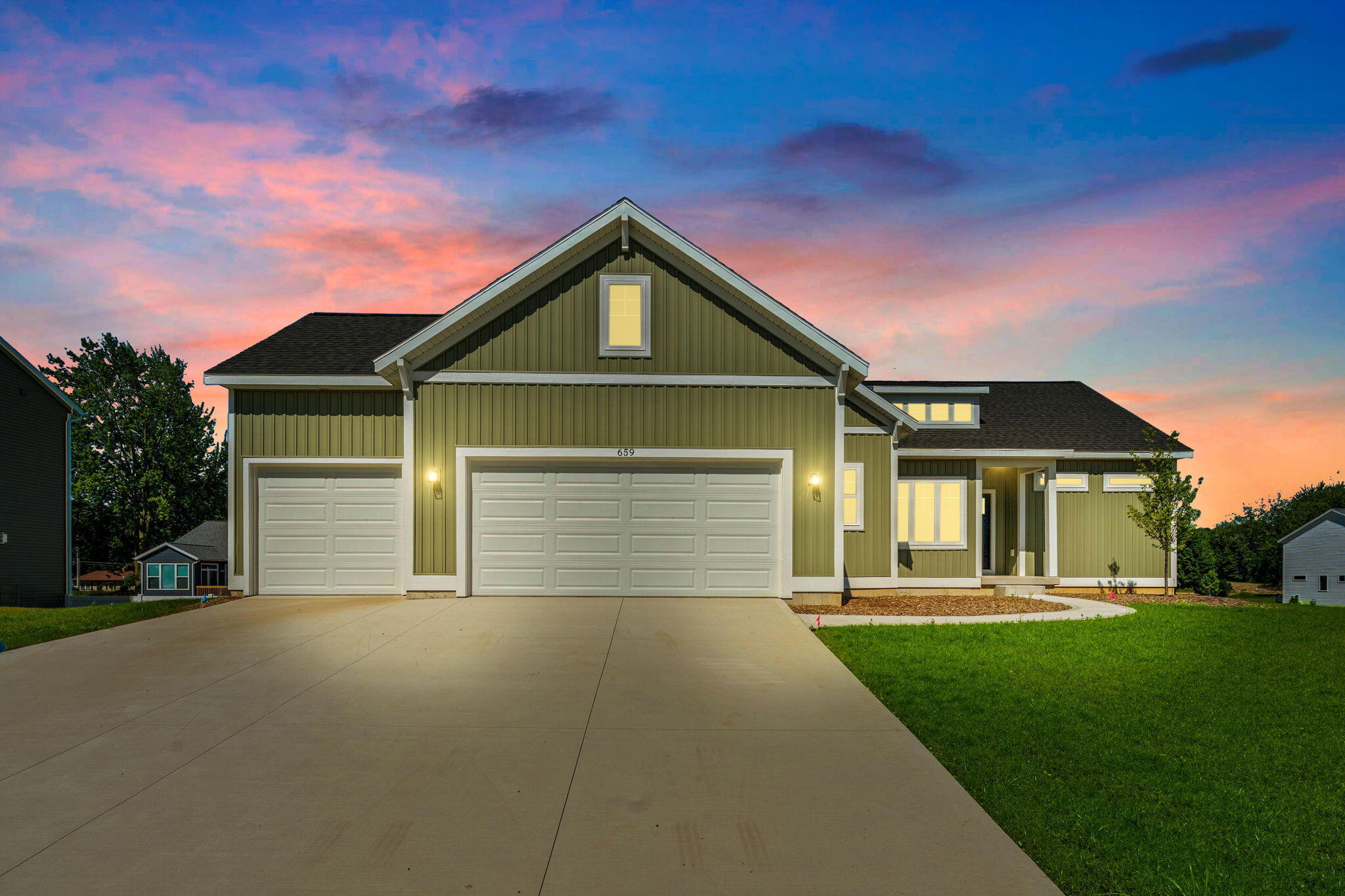 659 Waterford Village Drive NW Grand Rapids MI 49534