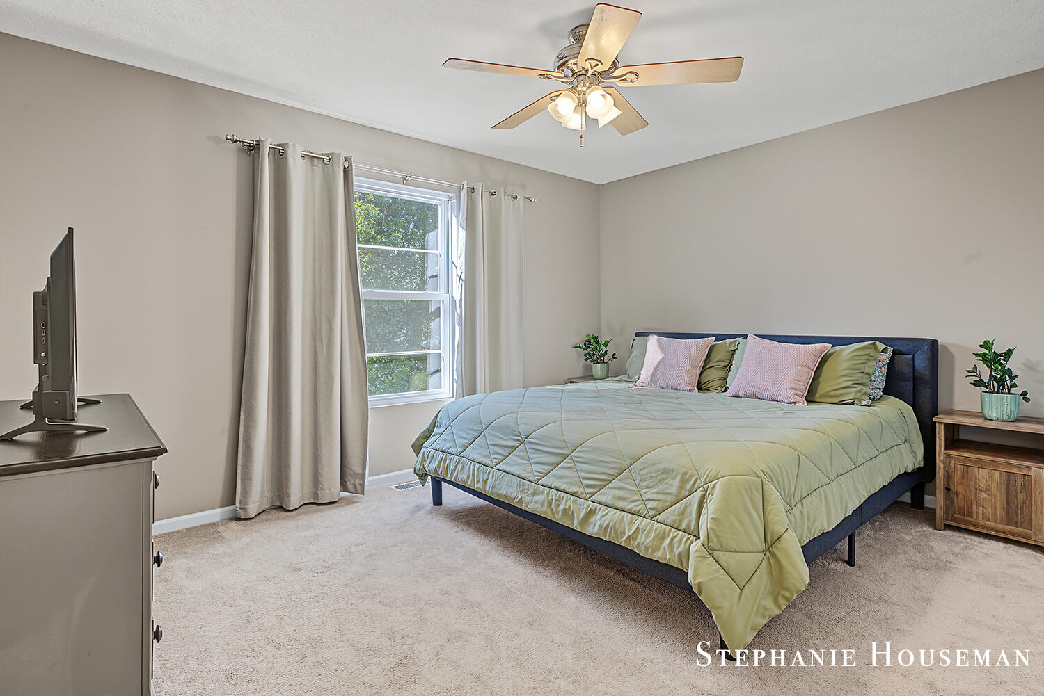 3072 Stonewood Street NW Grand Rapids MI 49504