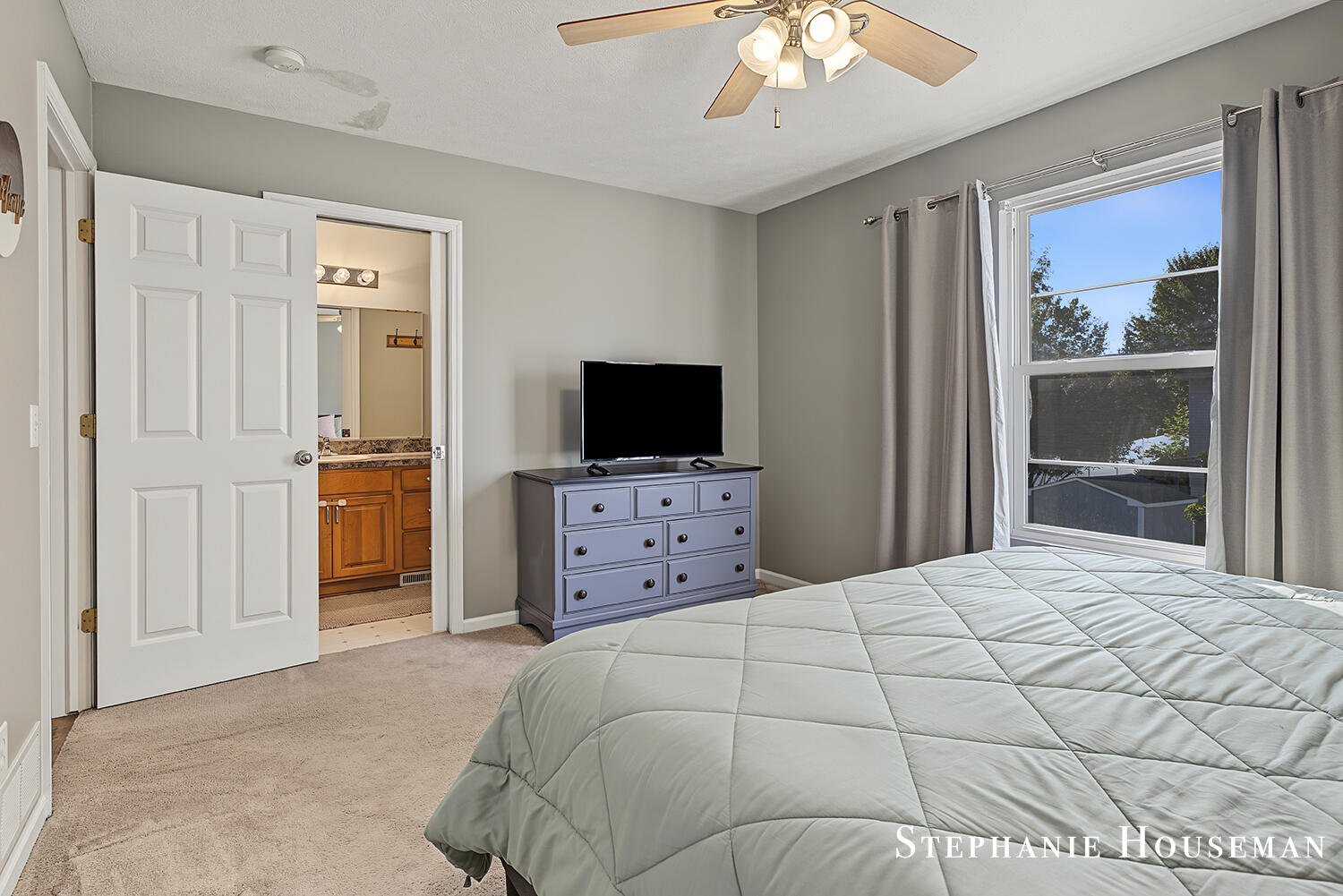 3072 Stonewood Street NW Grand Rapids MI 49504