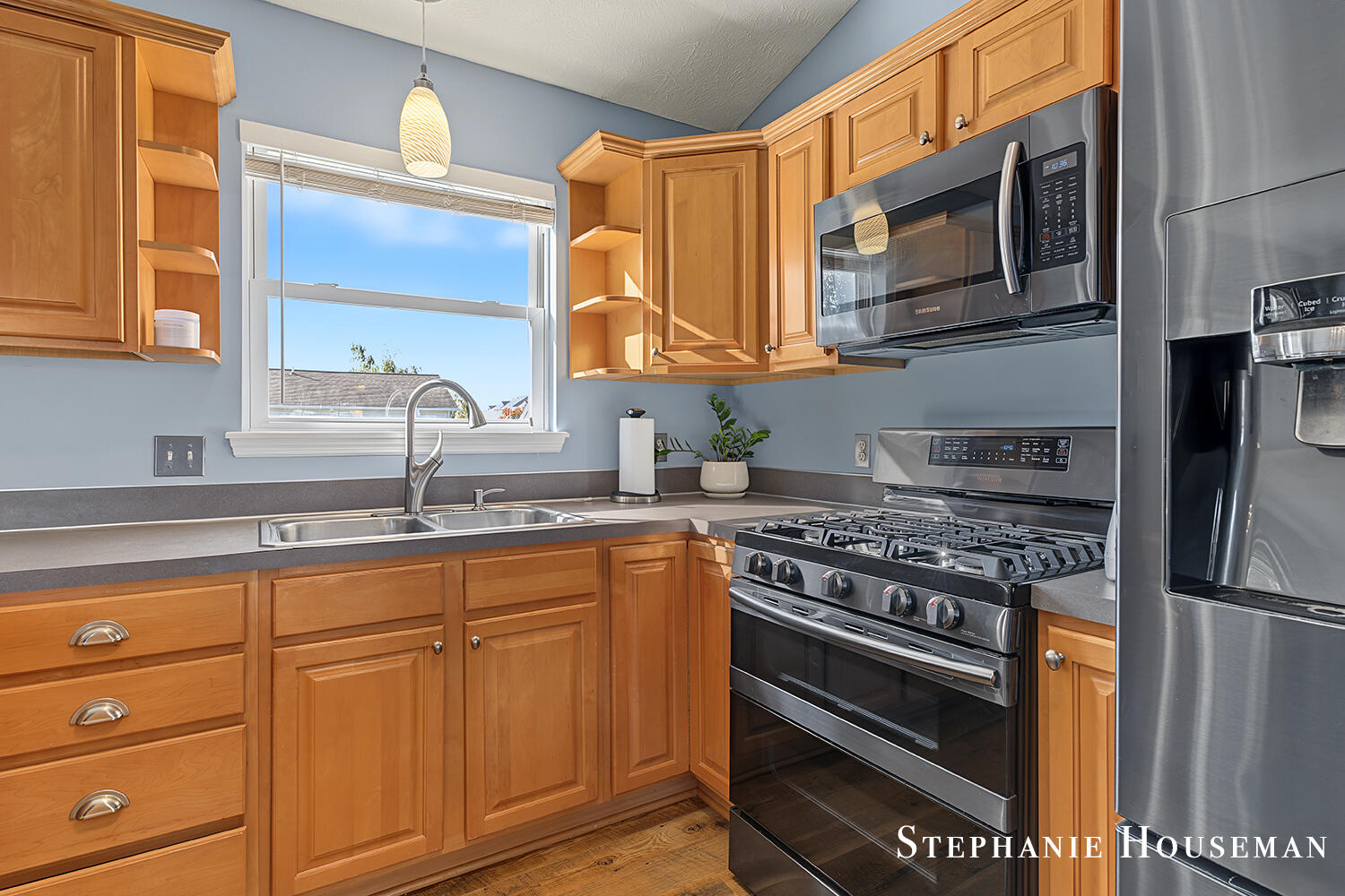 3072 Stonewood Street NW Grand Rapids MI 49504