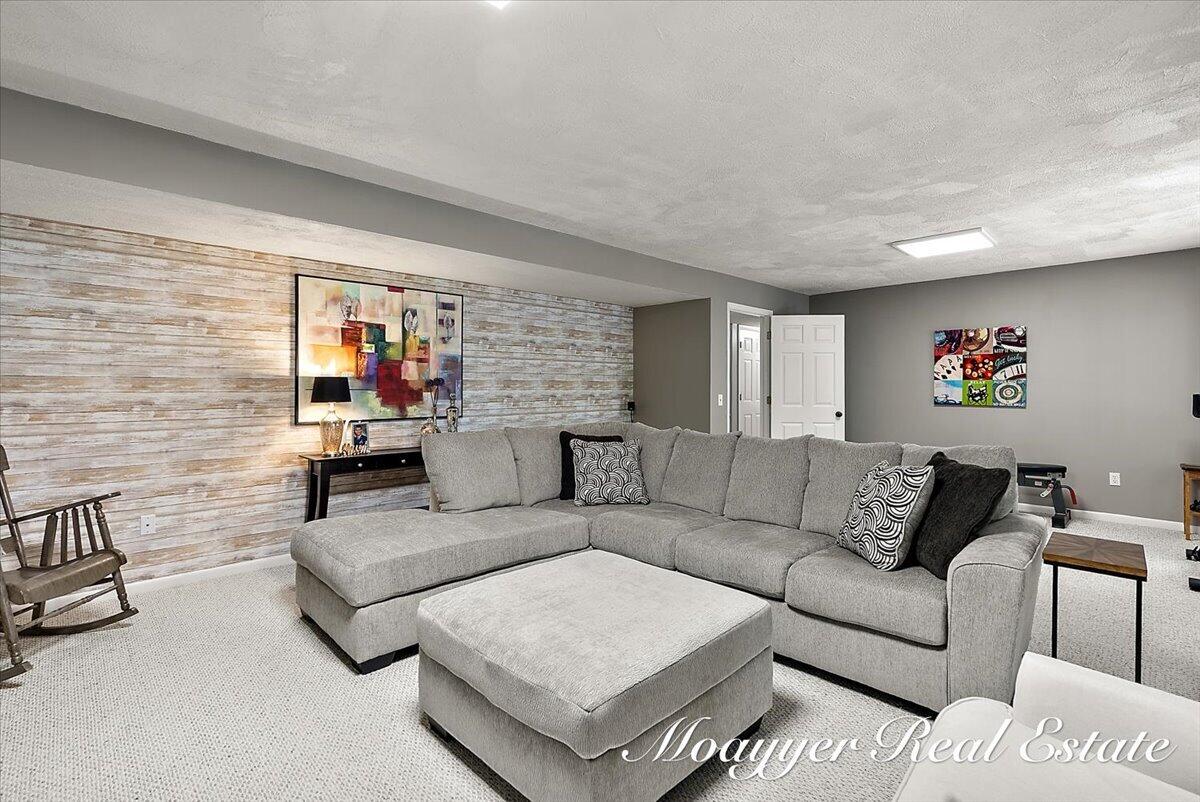 7321 Cuesta Way NE Rockford MI 49341
