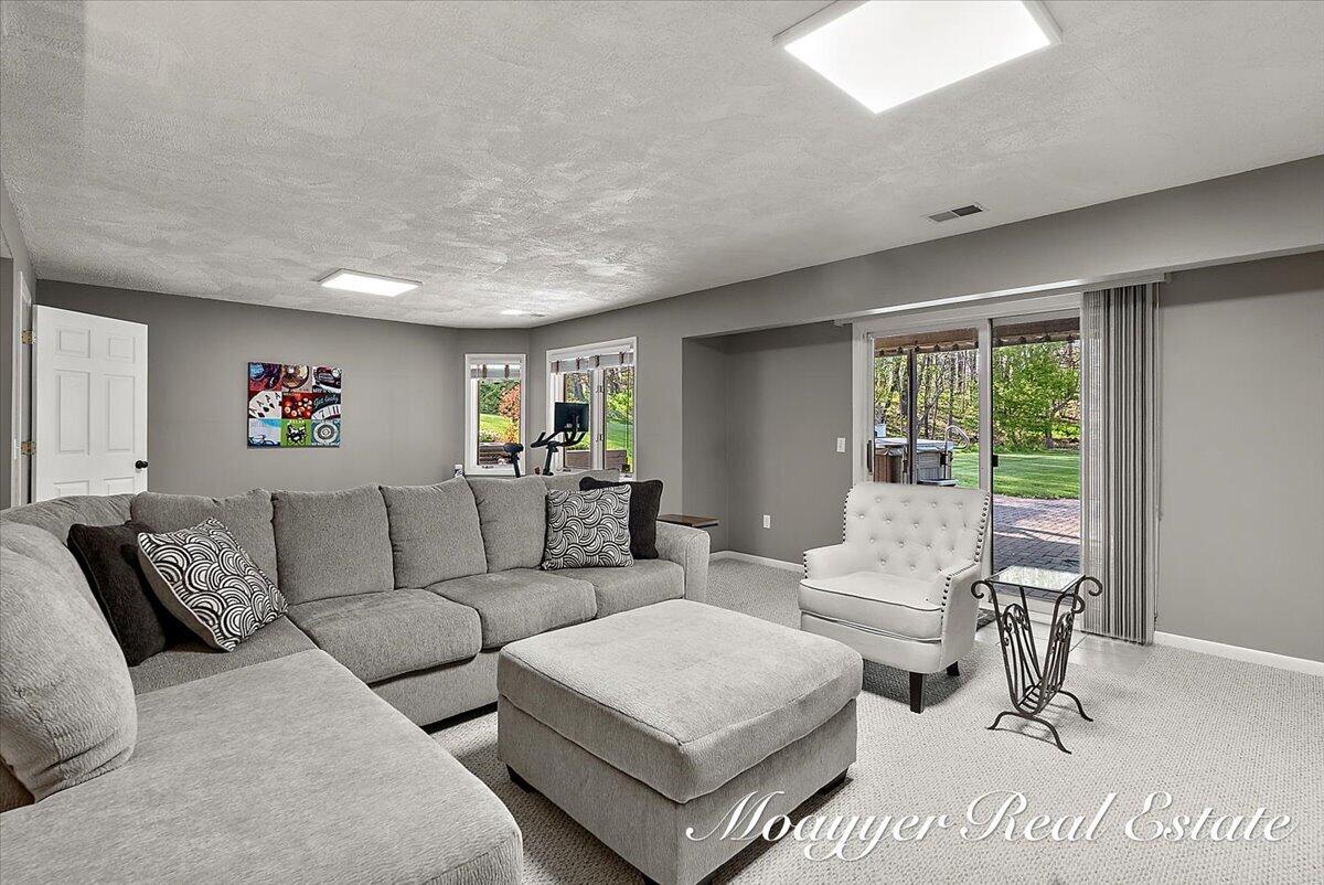 7321 Cuesta Way NE Rockford MI 49341