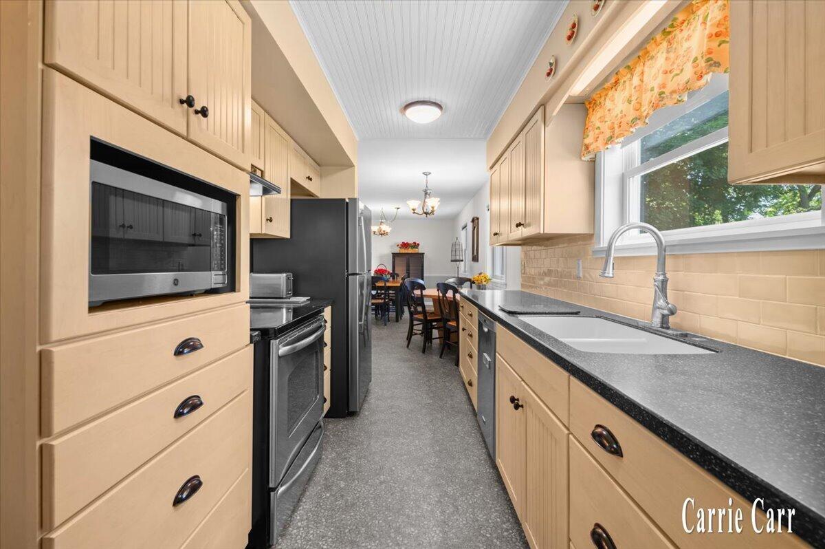 4045 Bell Avenue NE Grand Rapids MI 49525