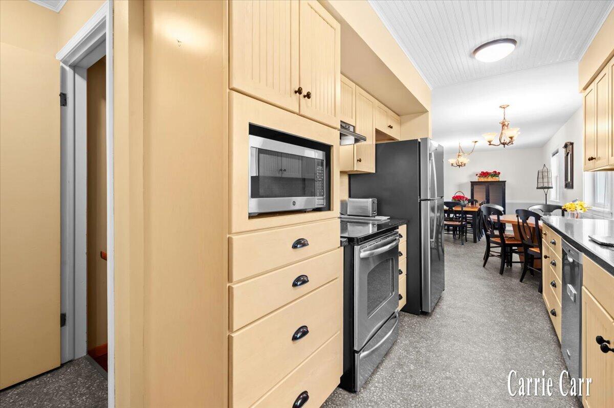 4045 Bell Avenue NE Grand Rapids MI 49525