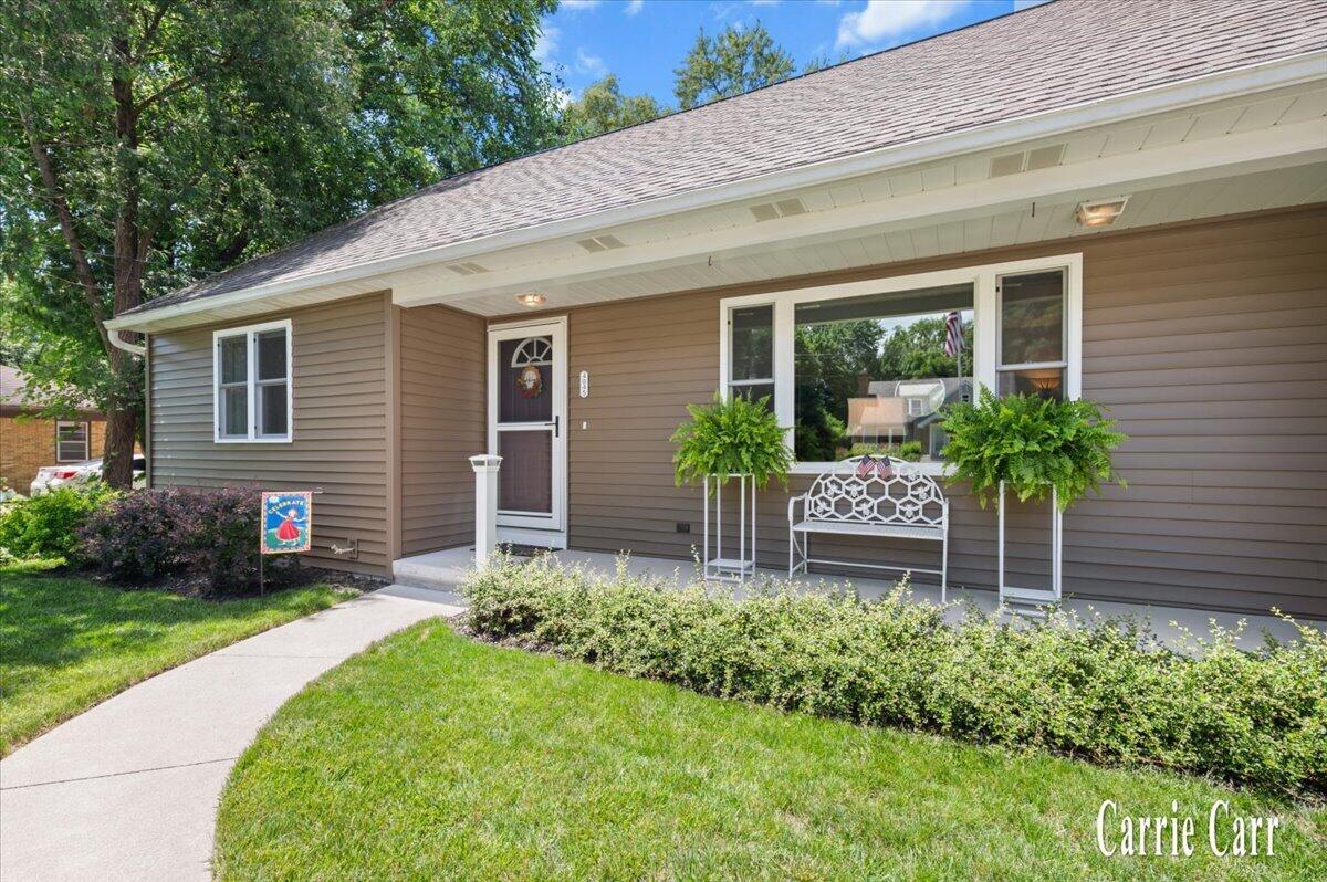 4045 Bell Avenue NE Grand Rapids MI 49525