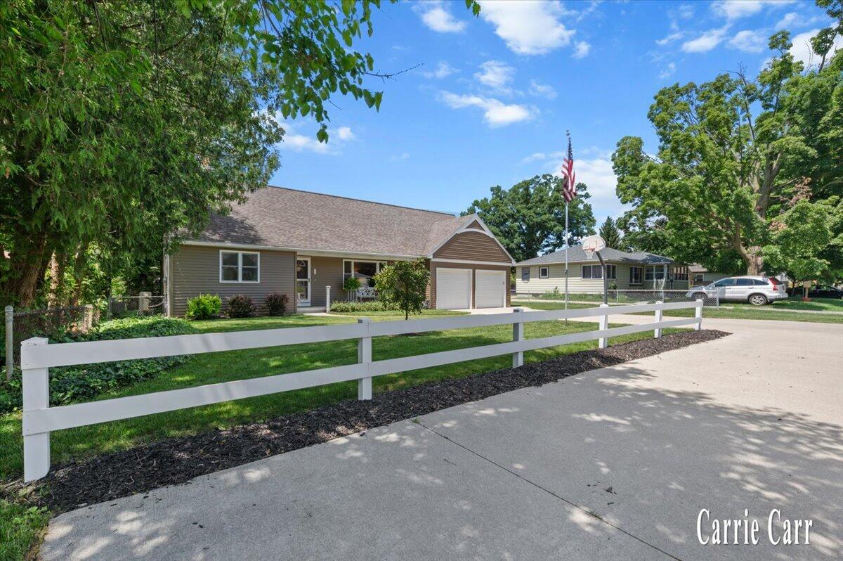 4045 Bell Avenue NE Grand Rapids MI 49525