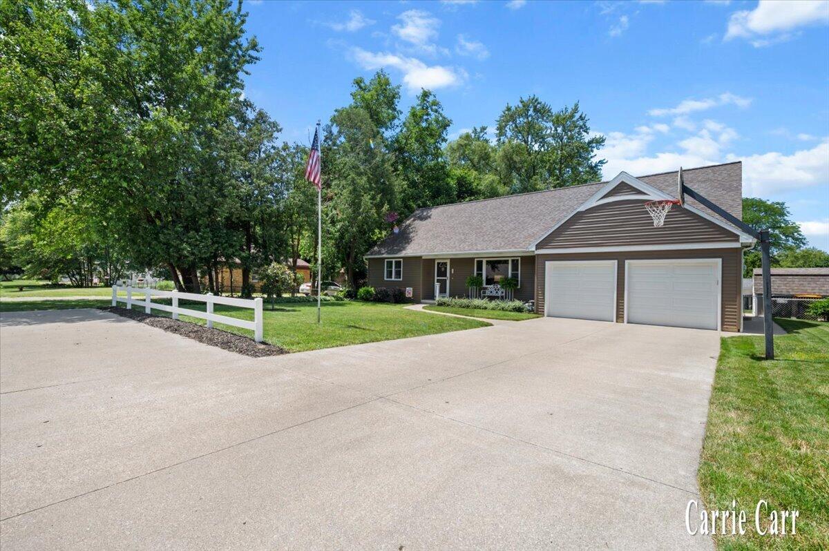 4045 Bell Avenue NE Grand Rapids MI 49525