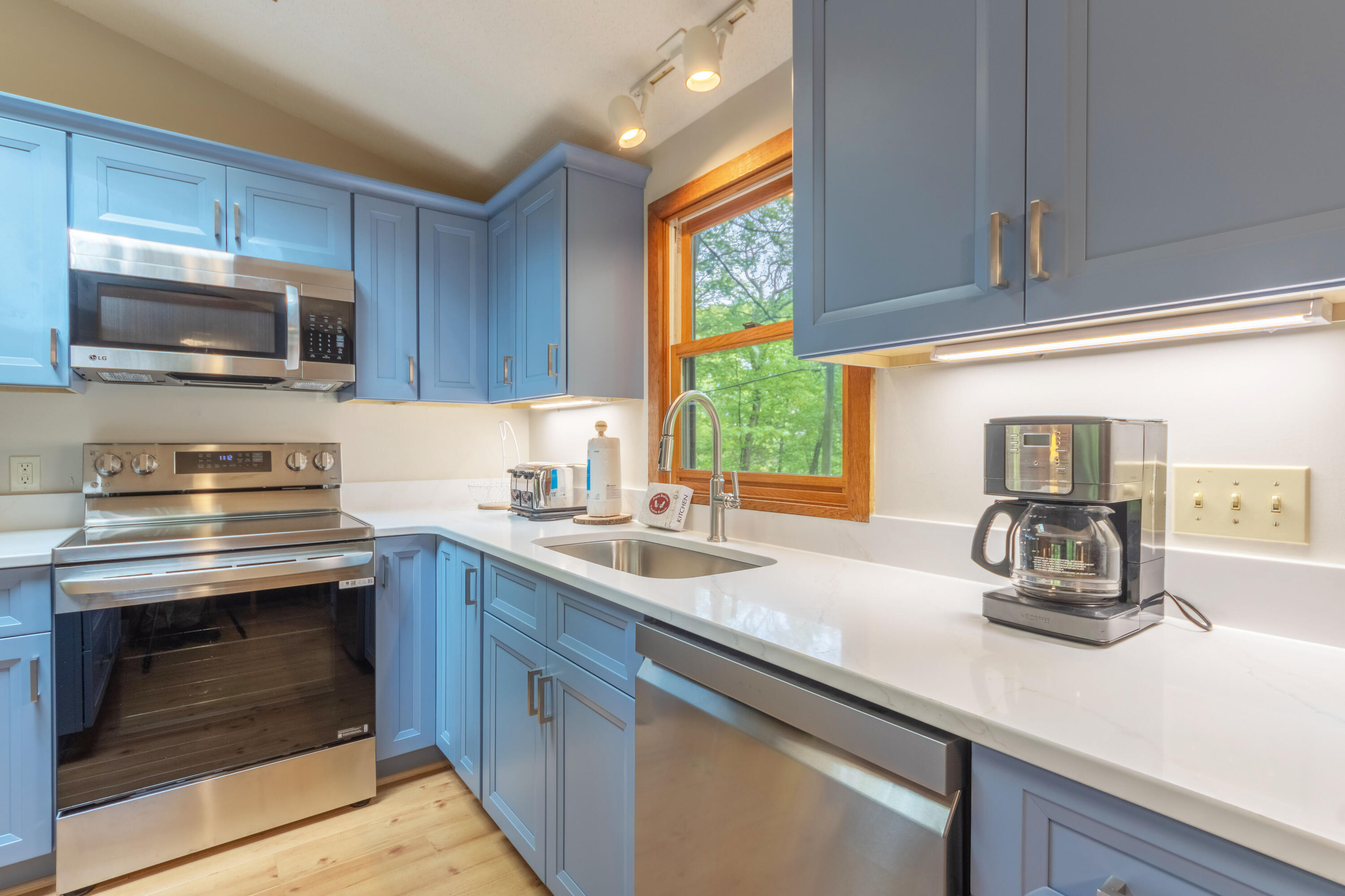 28310 Shorewood Drive Covert MI 49043