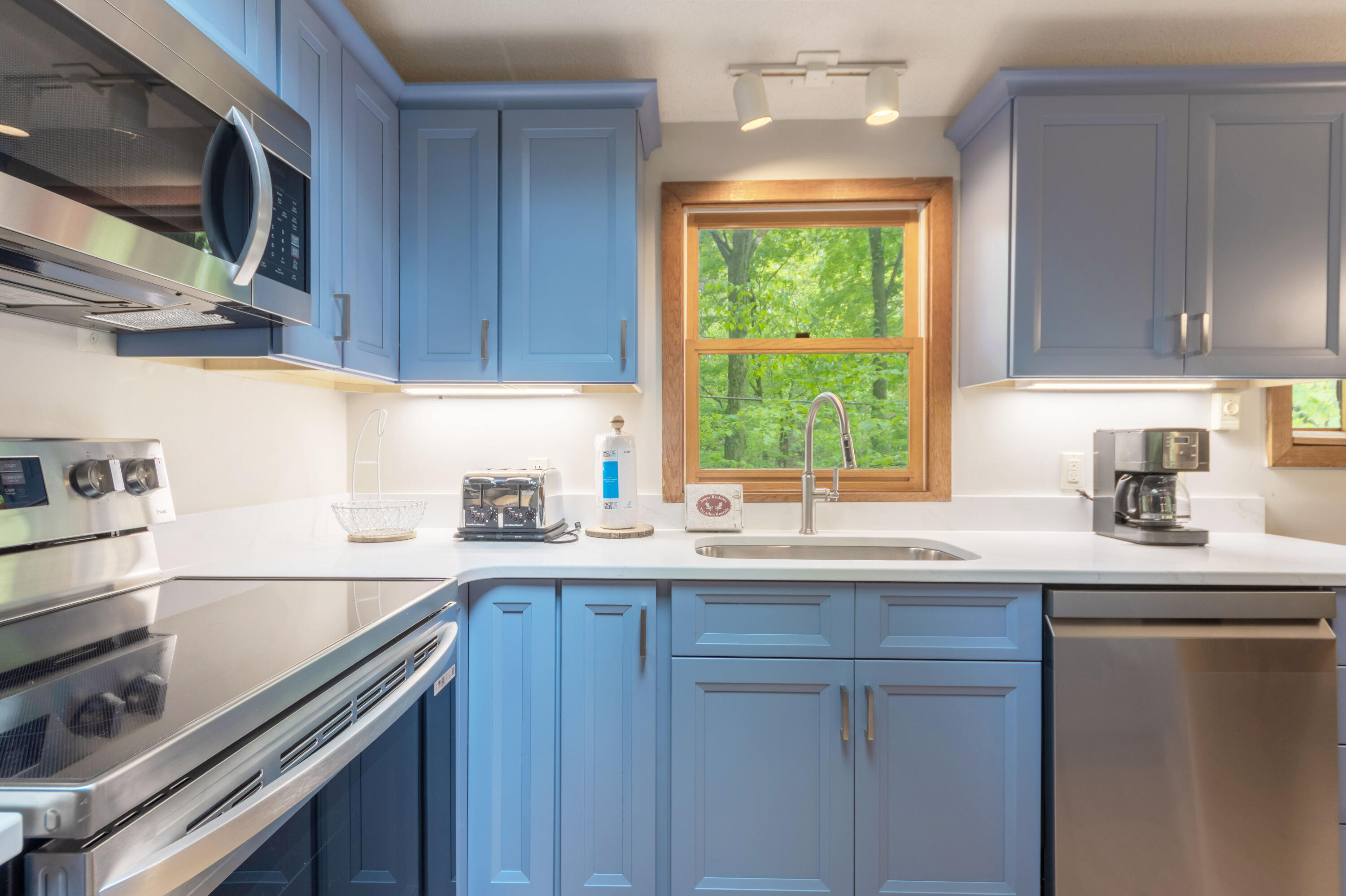 28310 Shorewood Drive Covert MI 49043