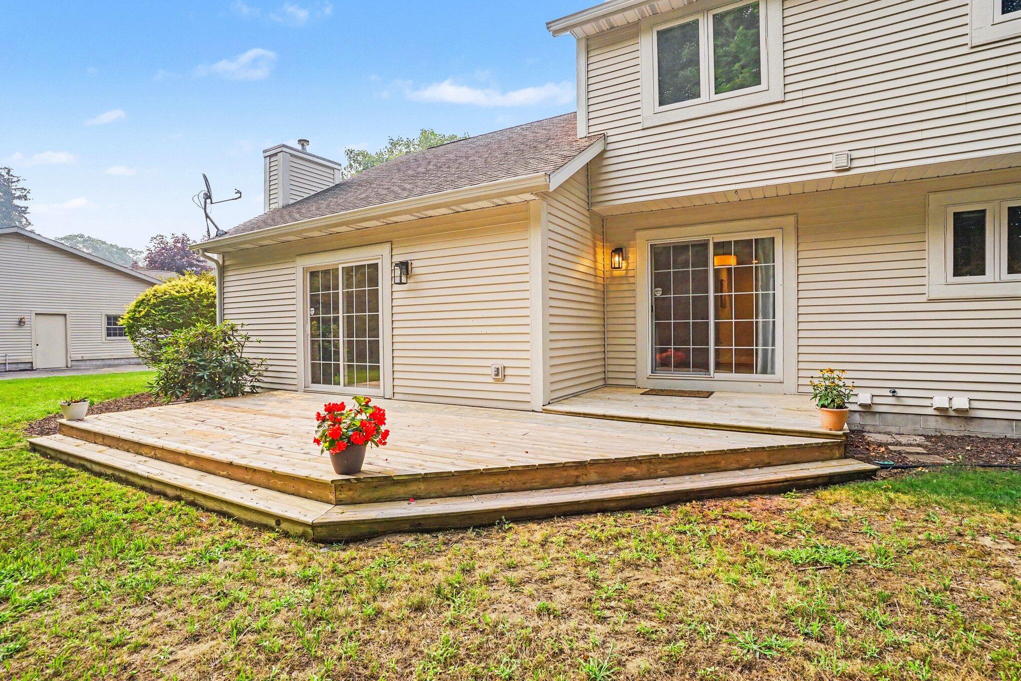 760 Brookridge Drive Norton Shores MI 49441