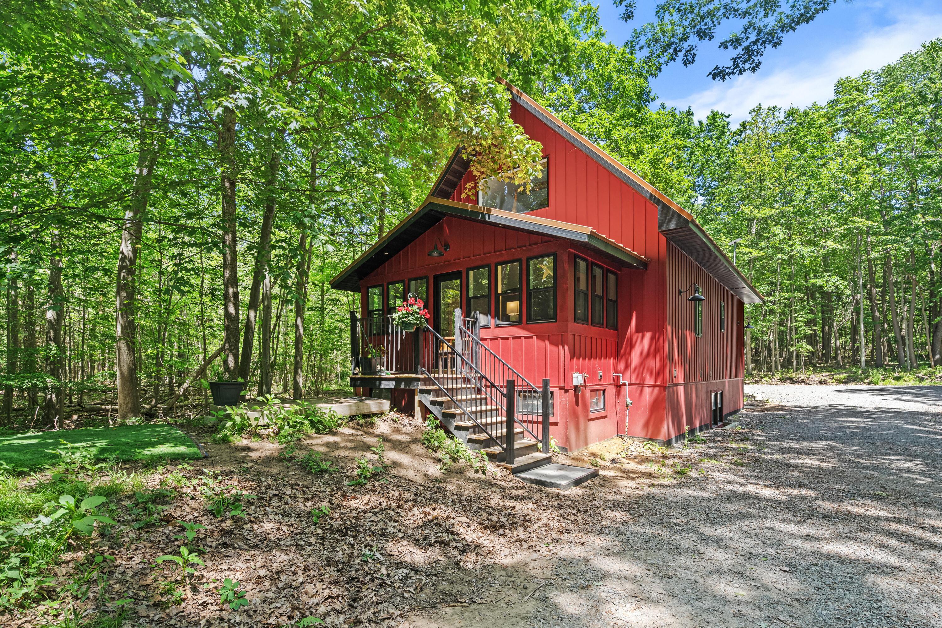 6907 126th Avenue Fennville MI 49408