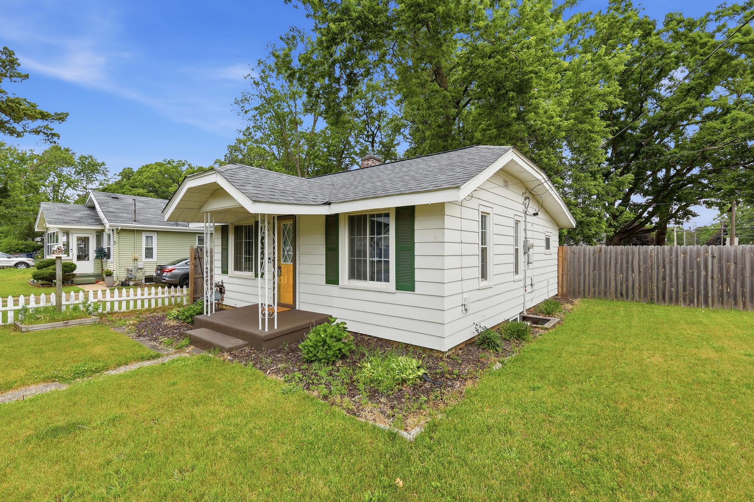 137 Holly Street SW Grand Rapids MI 49548