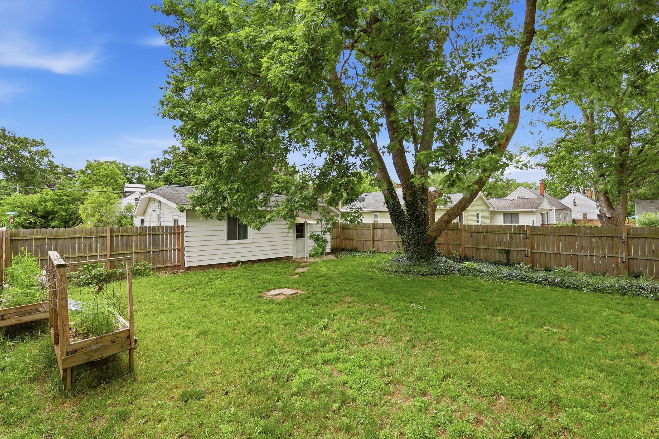 137 Holly Street SW Grand Rapids MI 49548