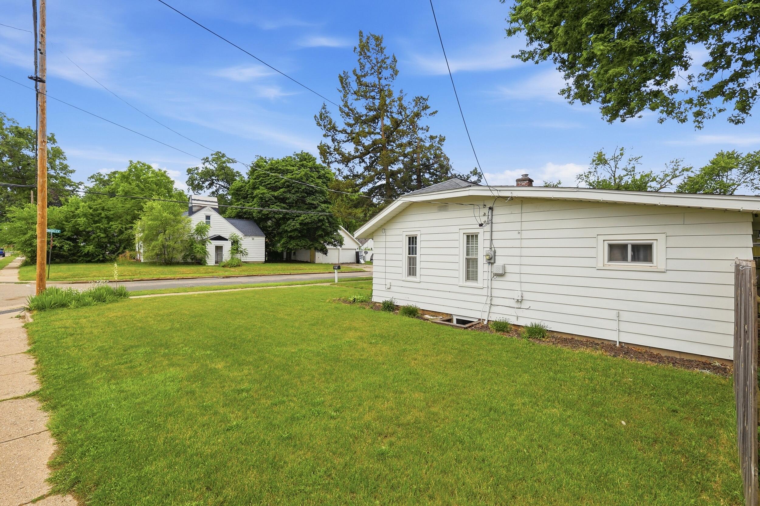 137 Holly Street SW Grand Rapids MI 49548