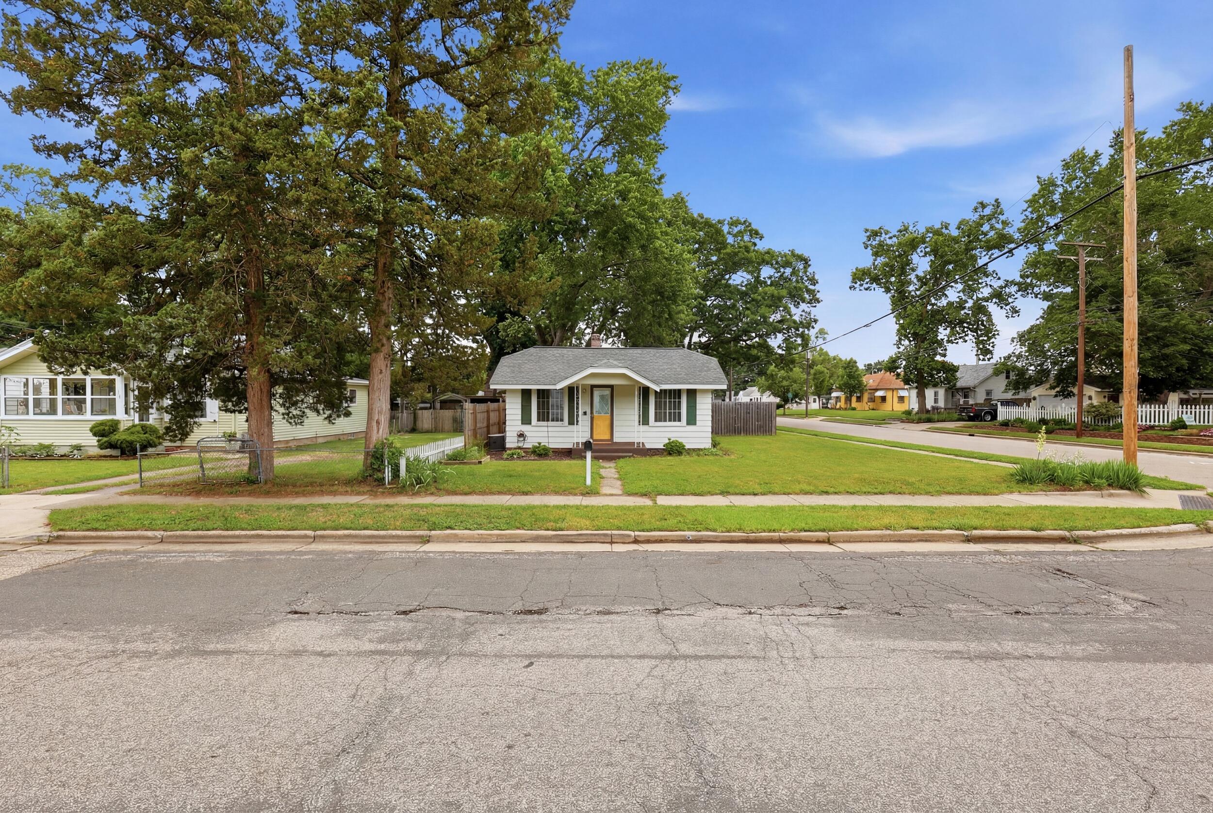 137 Holly Street SW Grand Rapids MI 49548