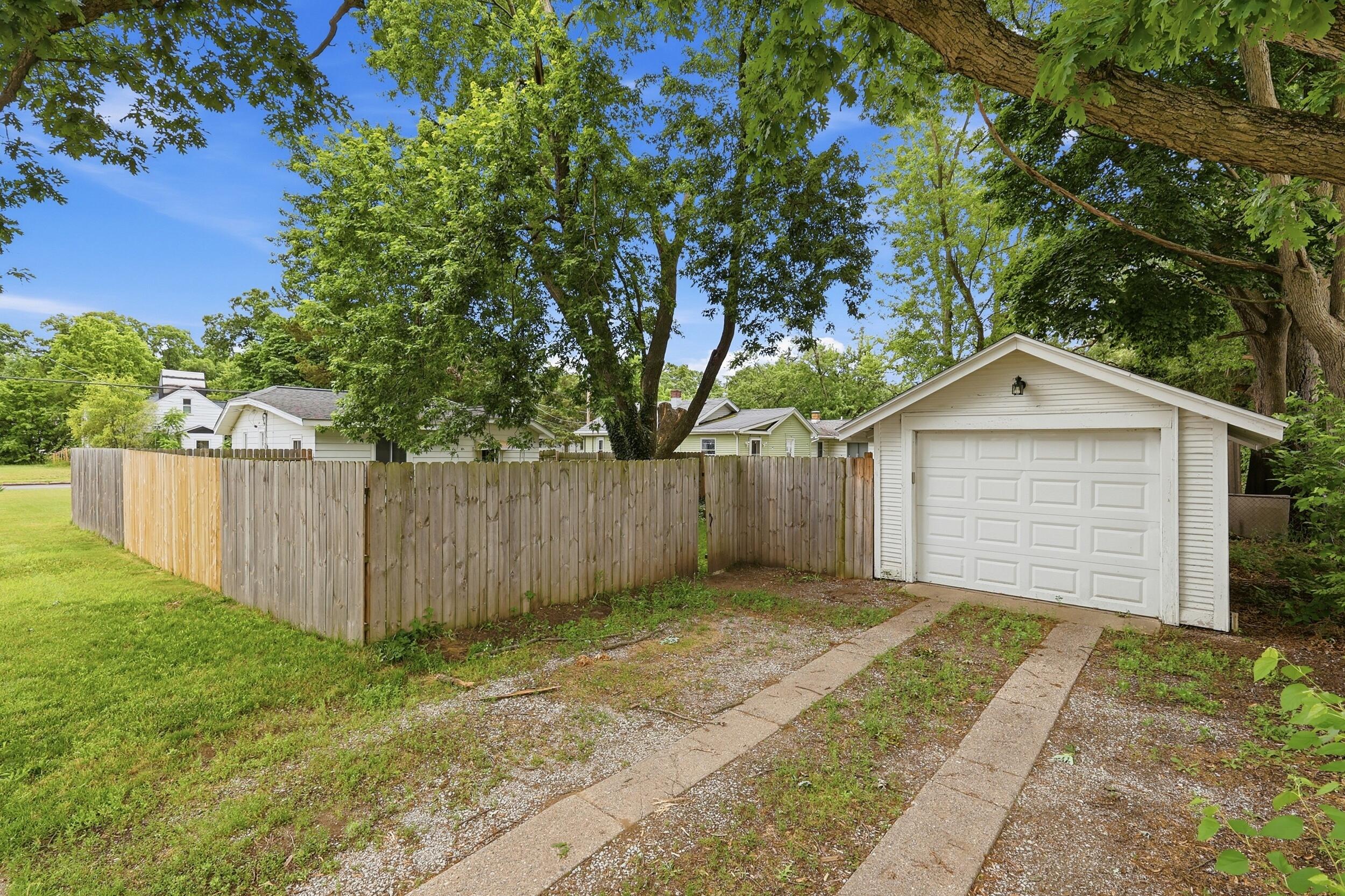 137 Holly Street SW Grand Rapids MI 49548