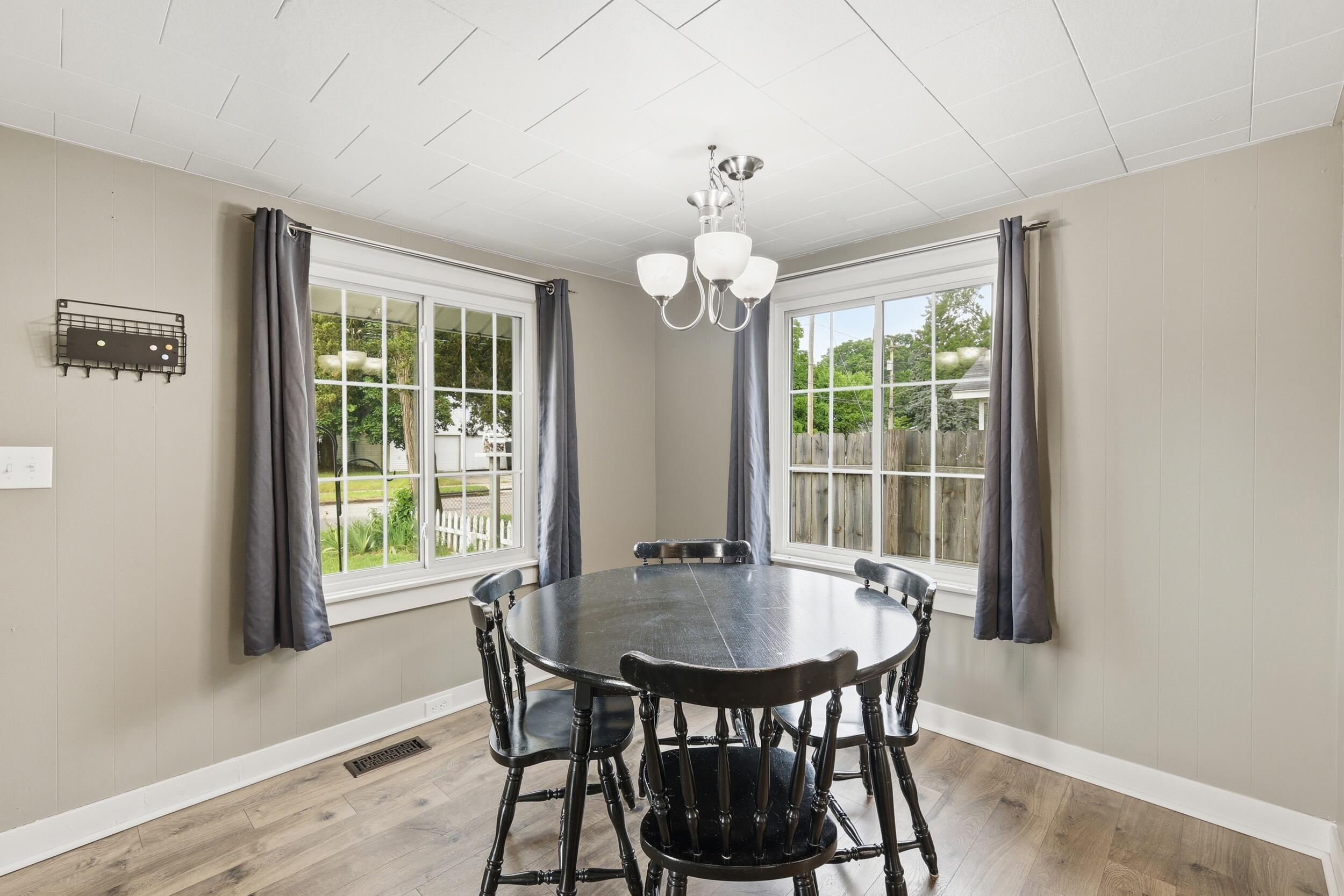 137 Holly Street SW Grand Rapids MI 49548