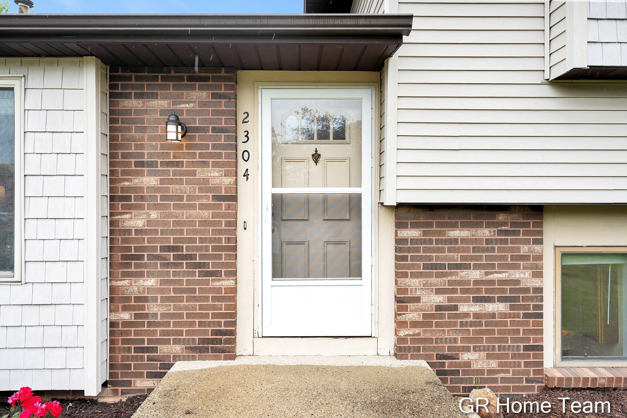 2304 Brookfarm Court SE Grand Rapids MI 49508