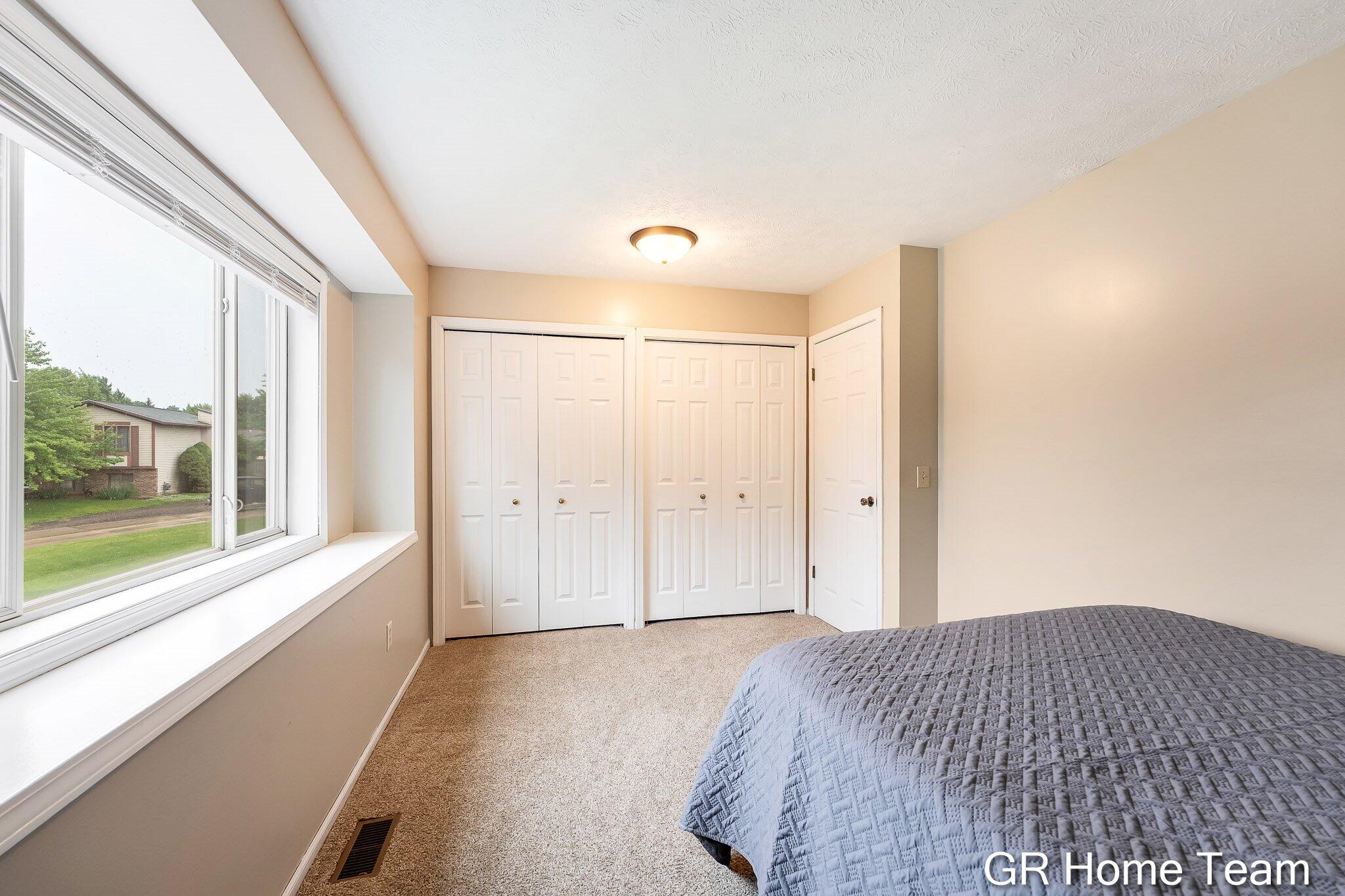 2304 Brookfarm Court SE Grand Rapids MI 49508