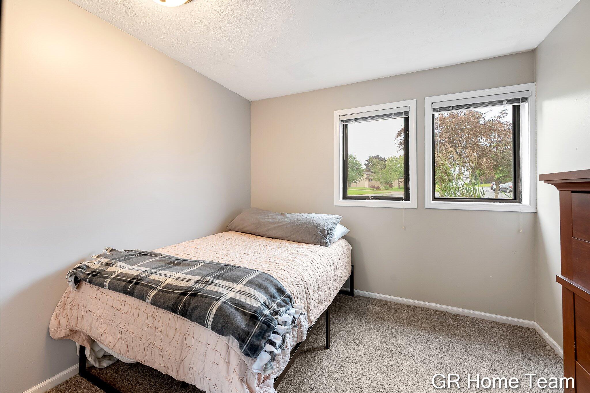 2304 Brookfarm Court SE Grand Rapids MI 49508