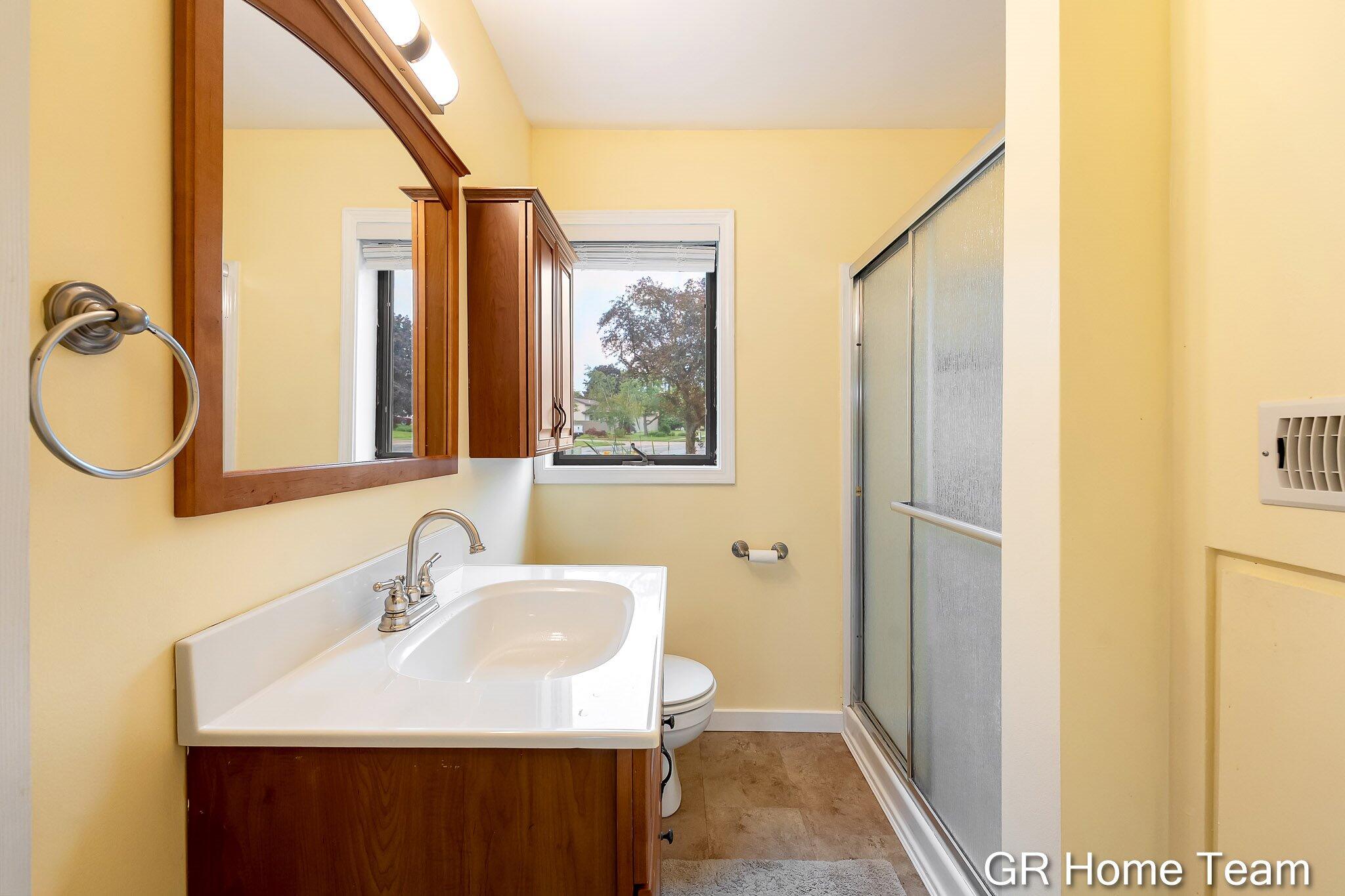 2304 Brookfarm Court SE Grand Rapids MI 49508
