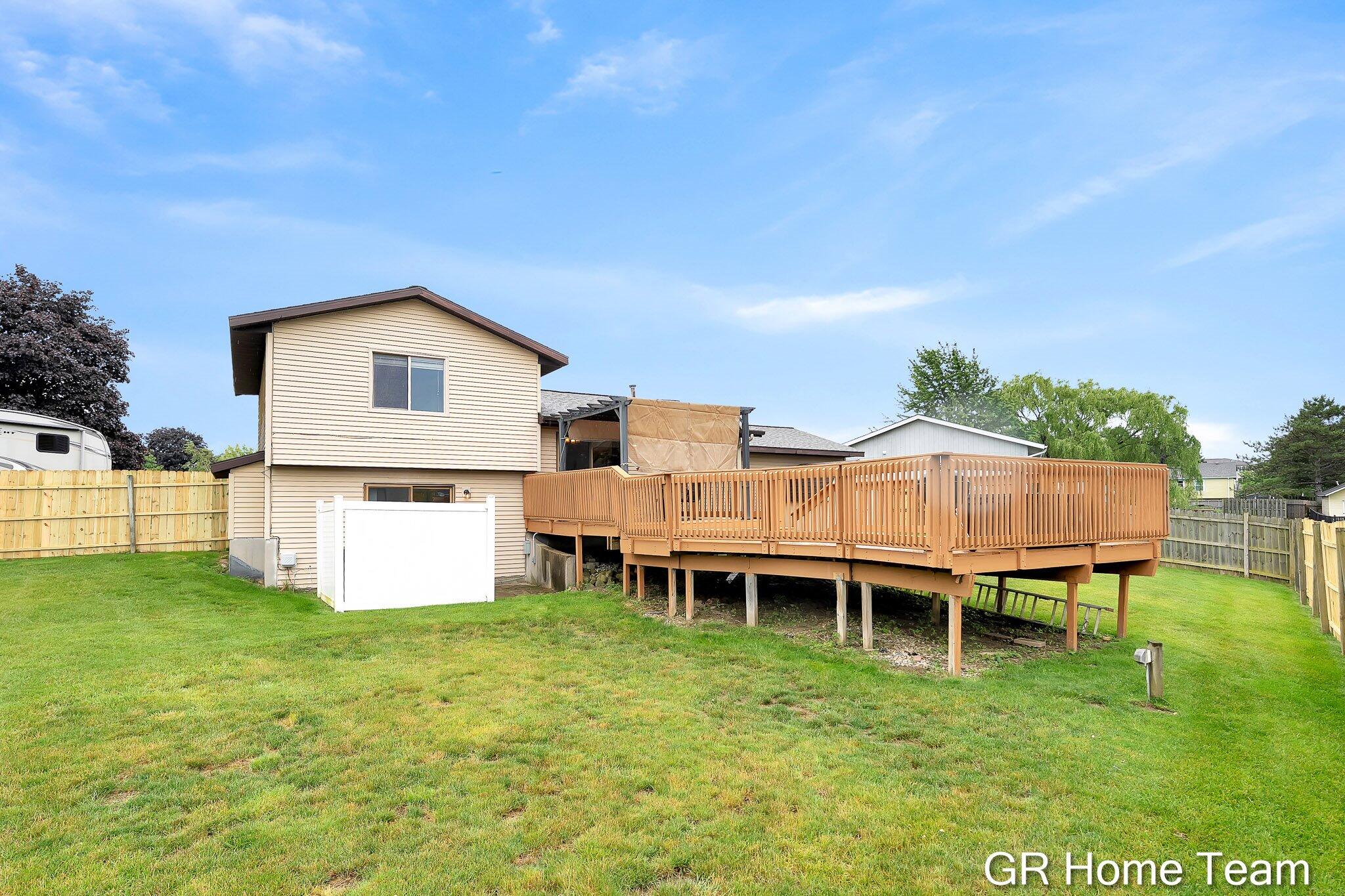 2304 Brookfarm Court SE Grand Rapids MI 49508