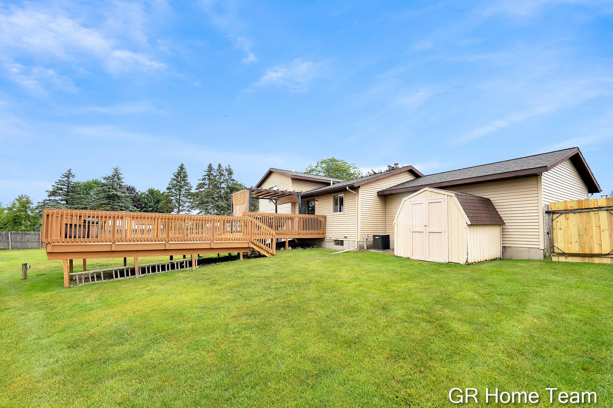 2304 Brookfarm Court SE Grand Rapids MI 49508