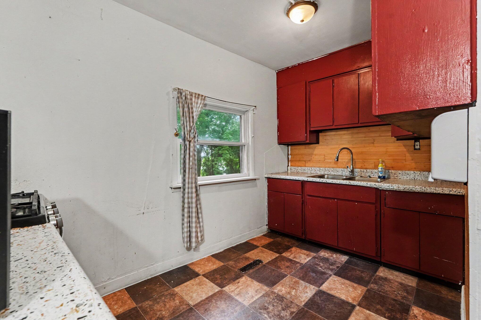 952 Calvary Avenue NW Grand Rapids MI 49504