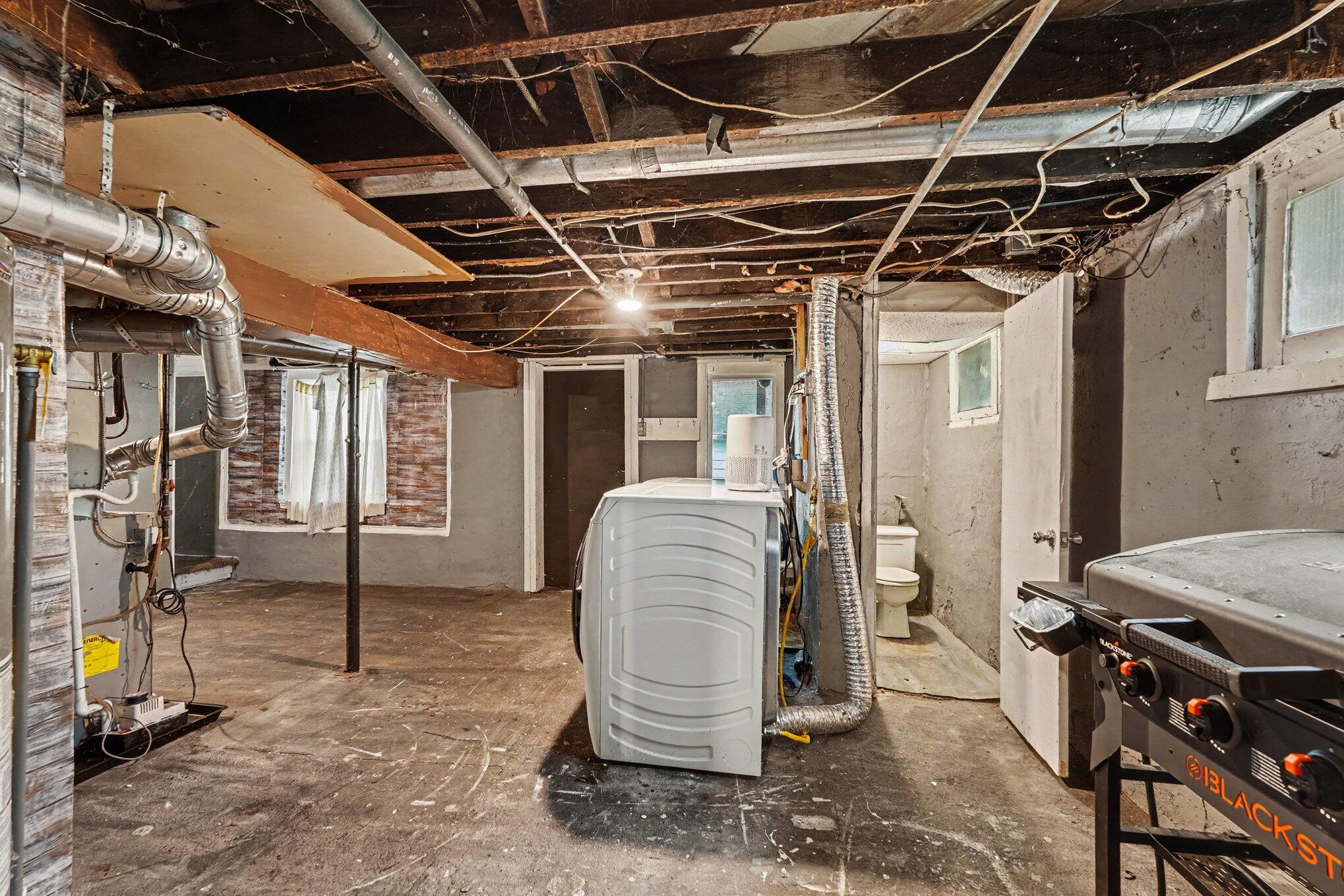 952 Calvary Avenue NW Grand Rapids MI 49504