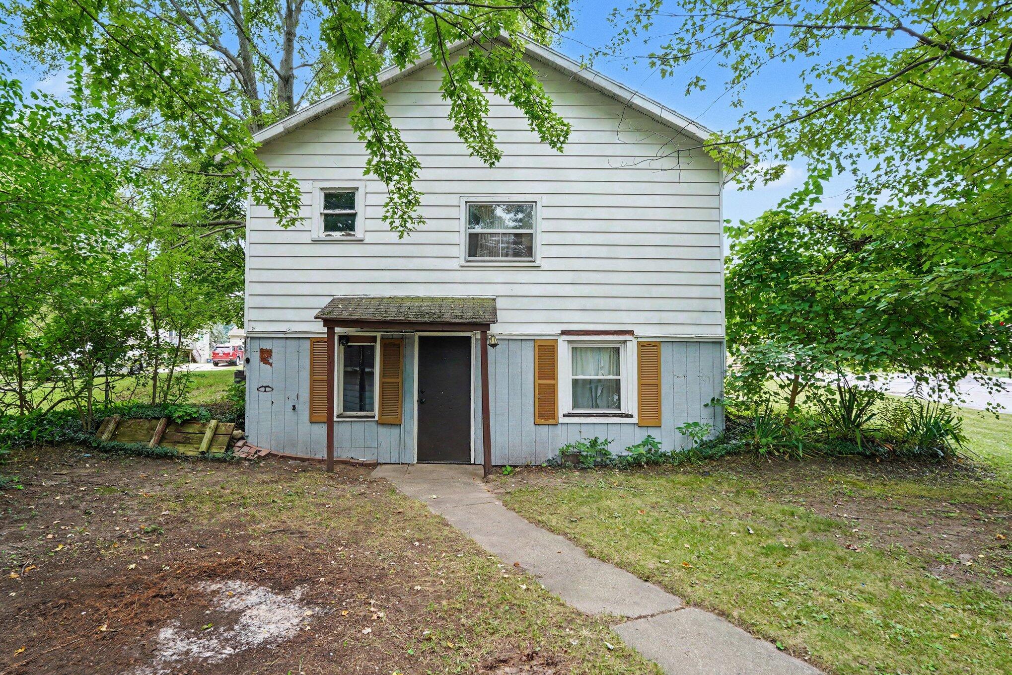 952 Calvary Avenue NW Grand Rapids MI 49504