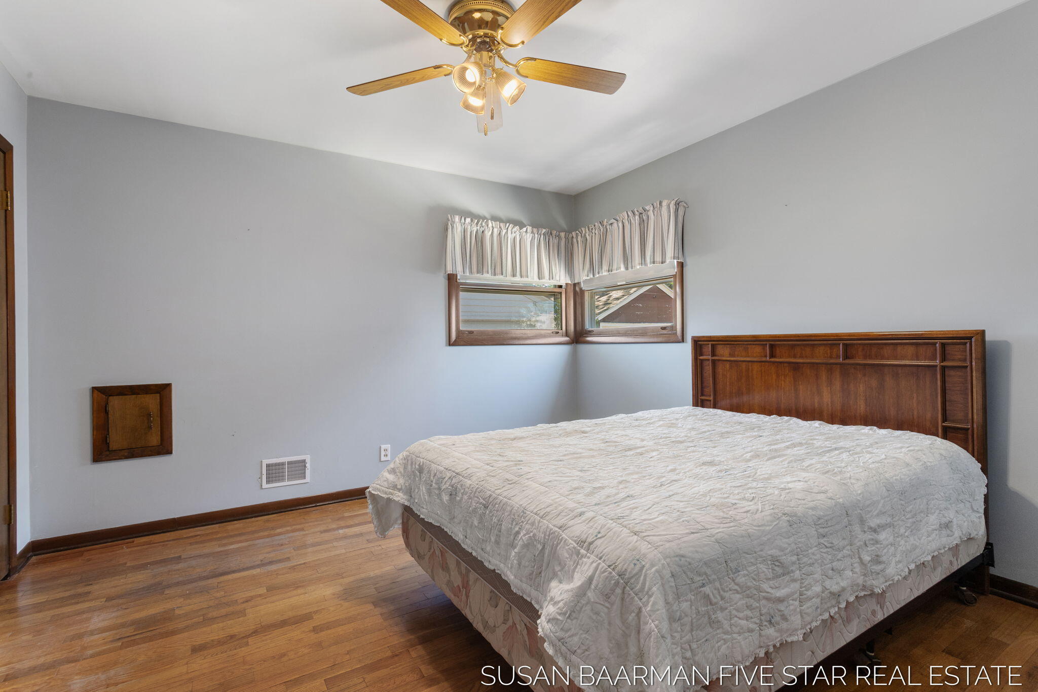 300 W 27th Street Holland MI 49423