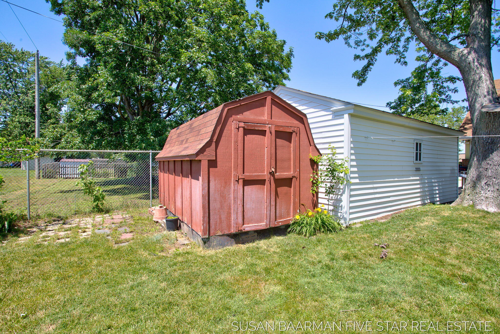 300 W 27th Street Holland MI 49423