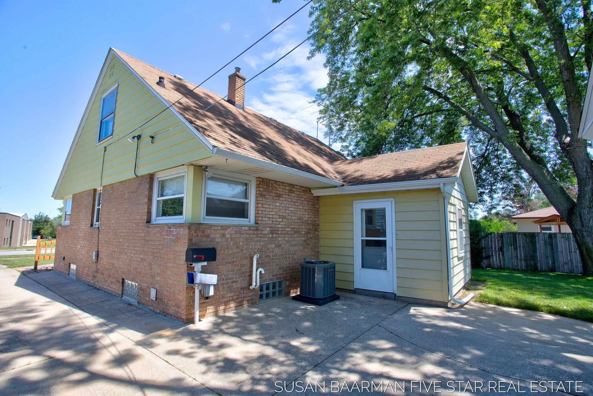 300 W 27th Street Holland MI 49423