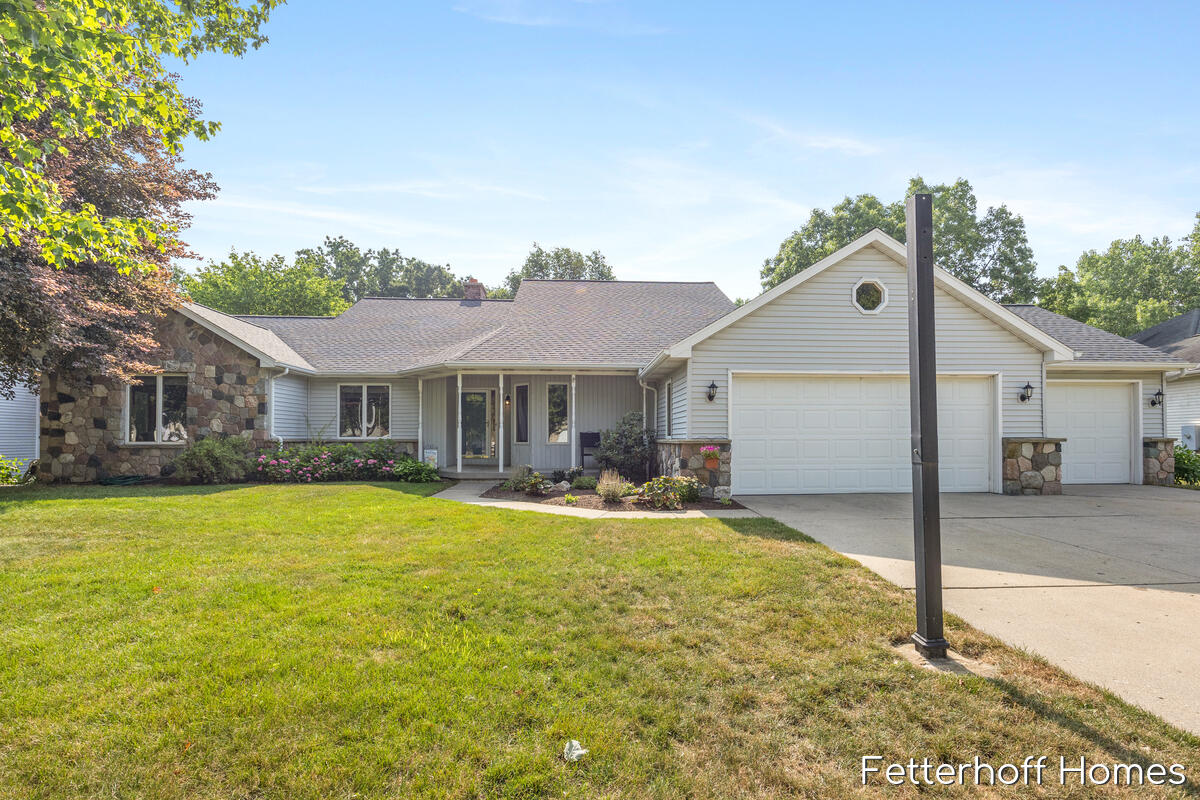 1900 Cherry Run Drive NW Grand Rapids MI 49504