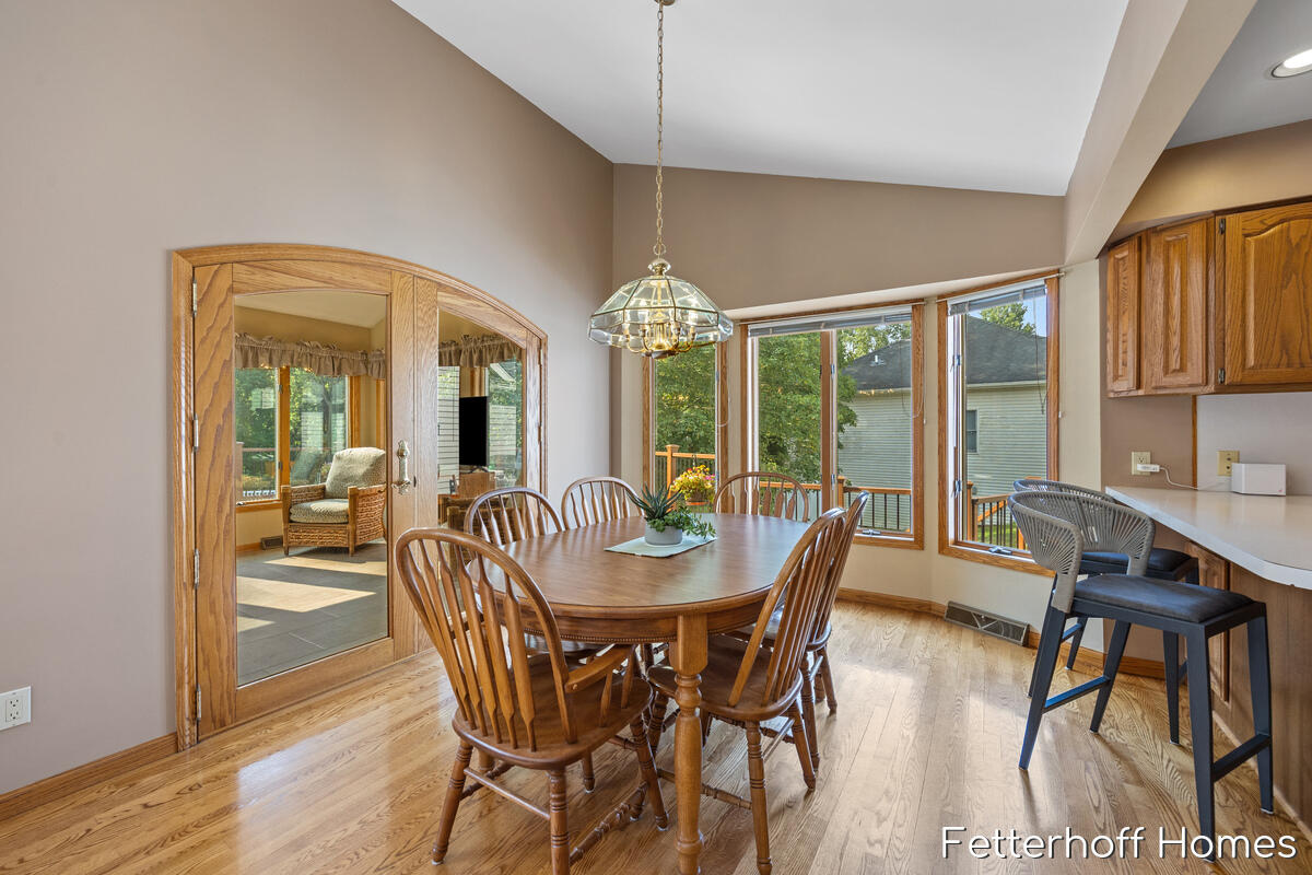 1900 Cherry Run Drive NW Grand Rapids MI 49504