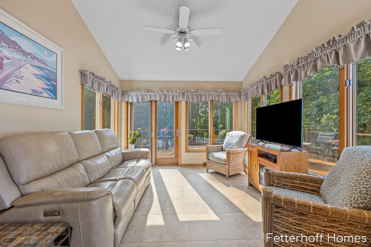 1900 Cherry Run Drive NW Grand Rapids MI 49504