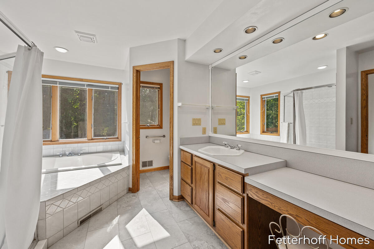 1900 Cherry Run Drive NW Grand Rapids MI 49504