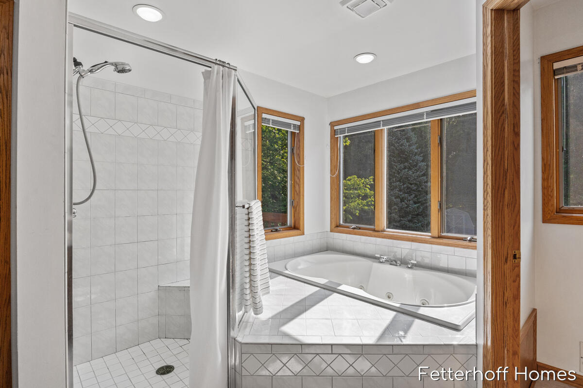 1900 Cherry Run Drive NW Grand Rapids MI 49504