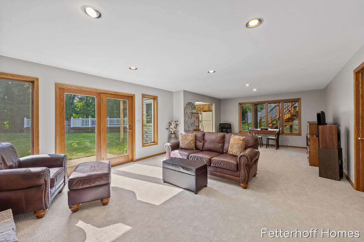1900 Cherry Run Drive NW Grand Rapids MI 49504