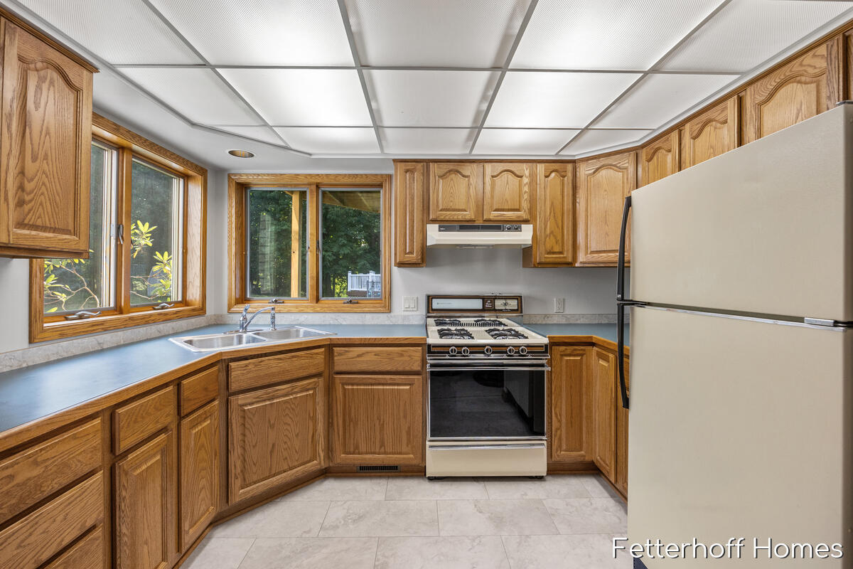 1900 Cherry Run Drive NW Grand Rapids MI 49504