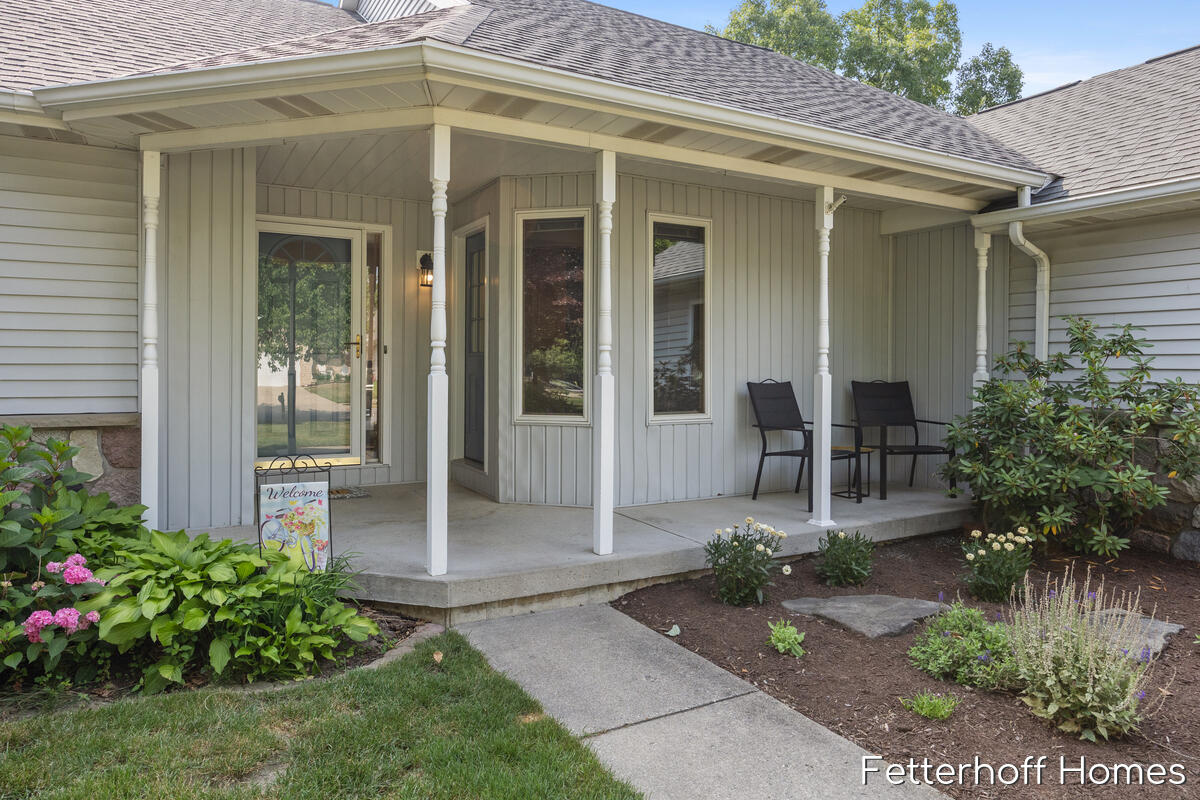 1900 Cherry Run Drive NW Grand Rapids MI 49504