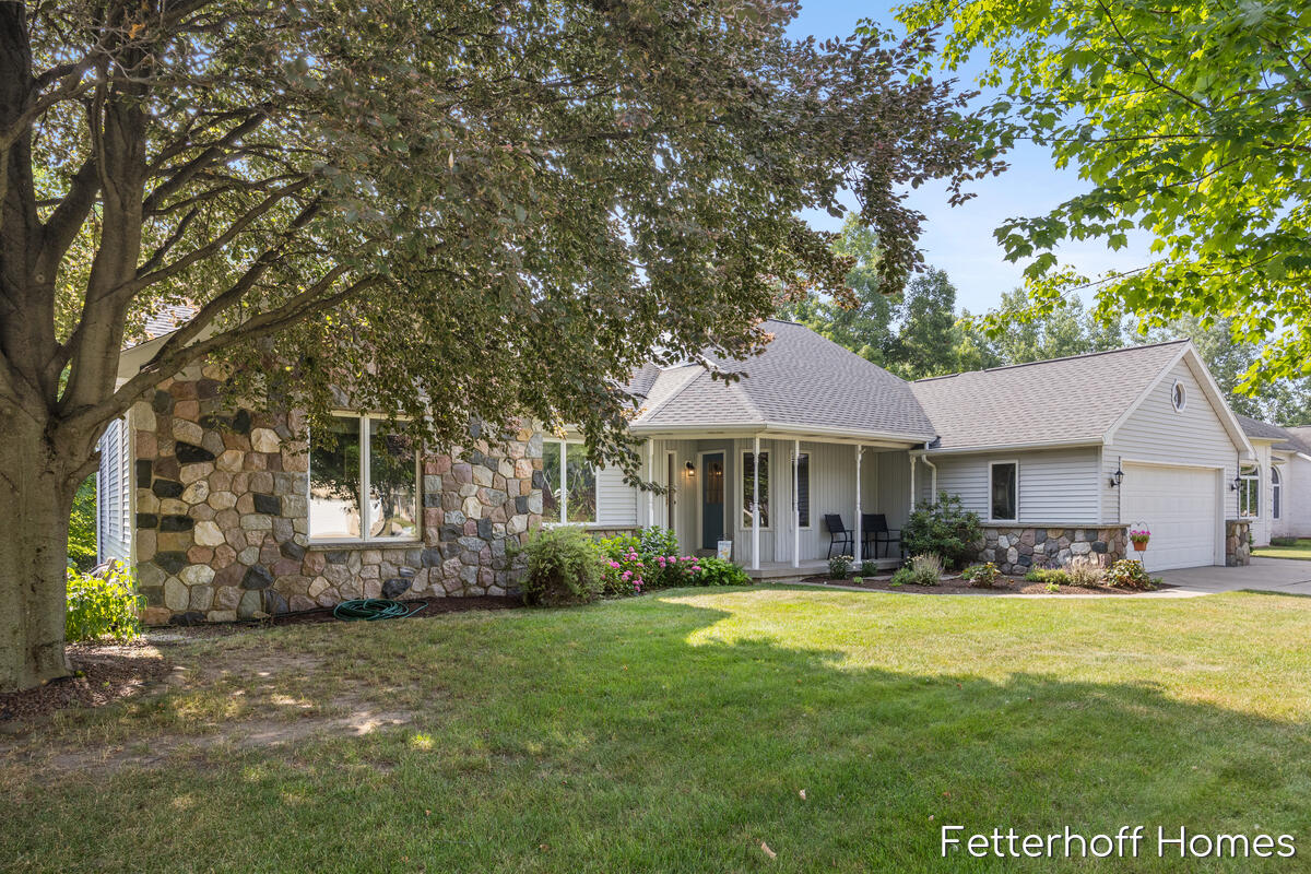 1900 Cherry Run Drive NW Grand Rapids MI 49504